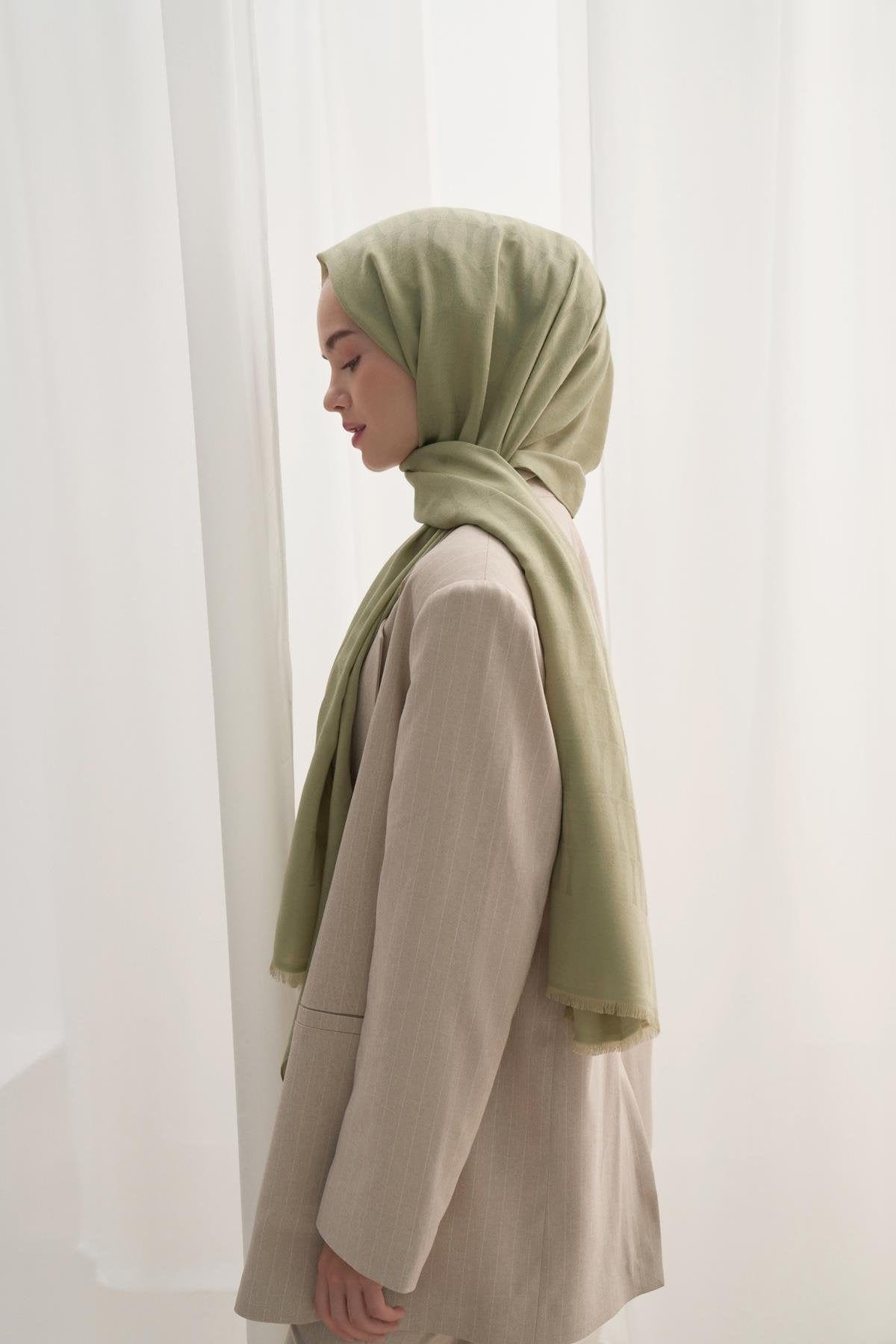 vence-double-sided-mio-pattern-scarf-grass-green-789.jpg
