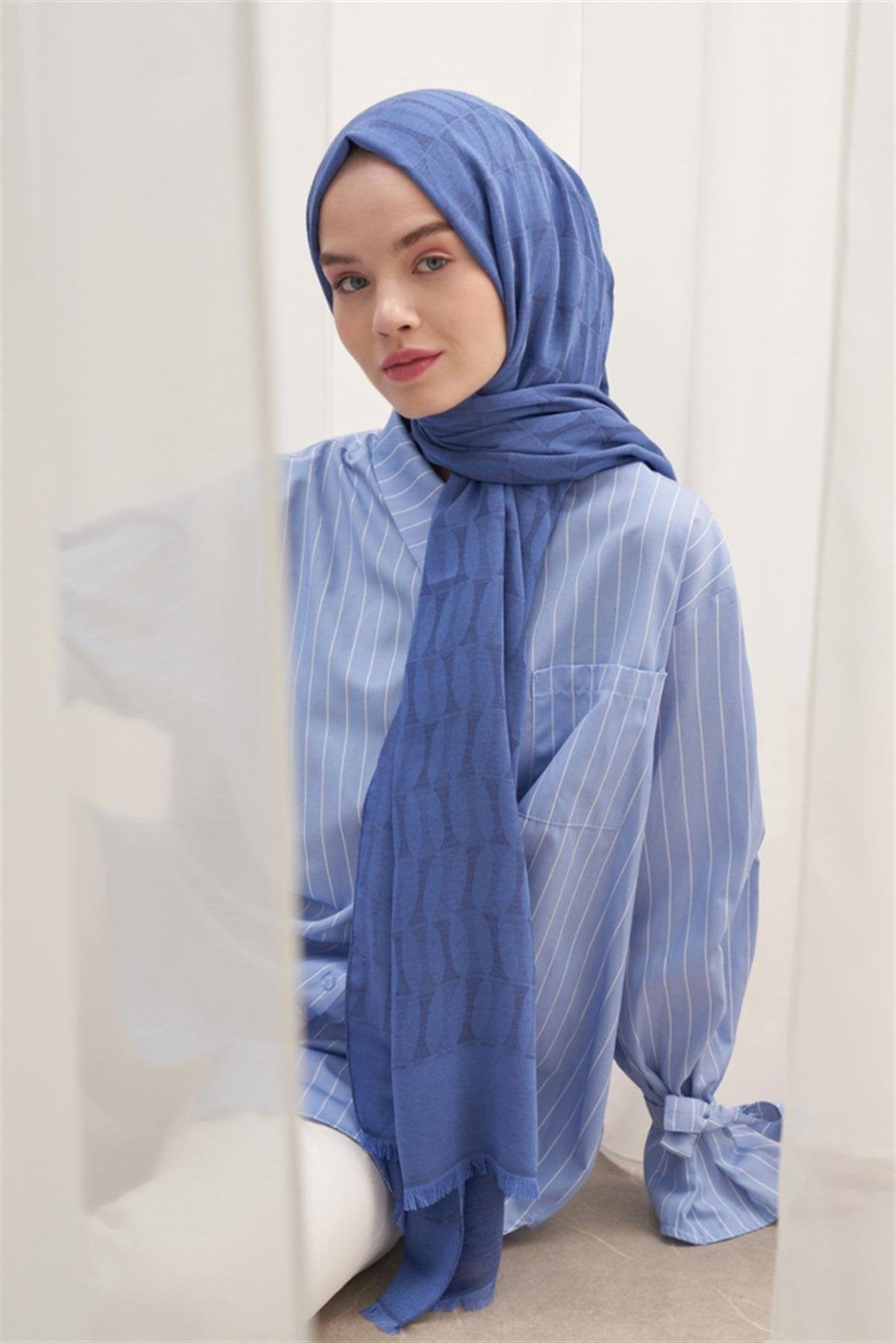 vence-double-sided-mio-pattern-scarf-indigo-815.jpg