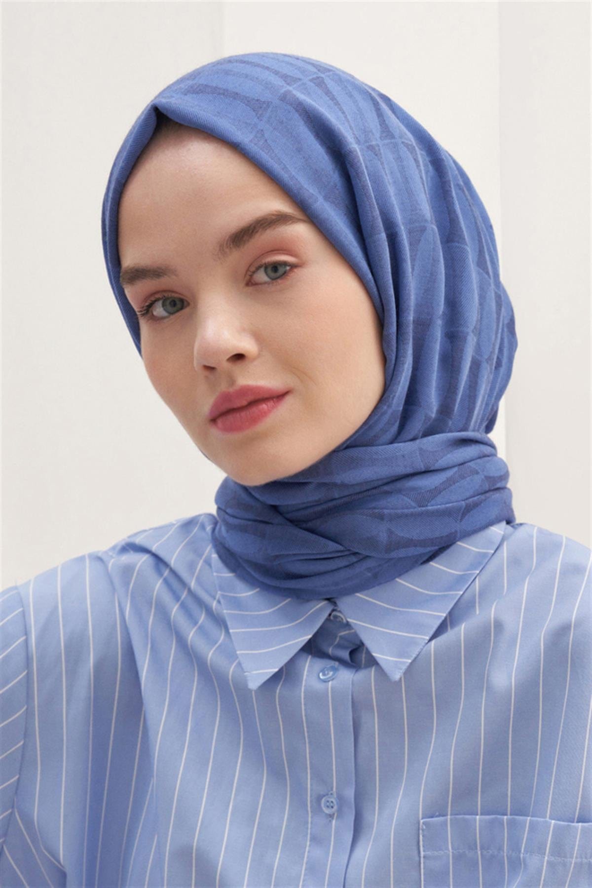Vence-Double Sided Mio Pattern Scarf Indigo