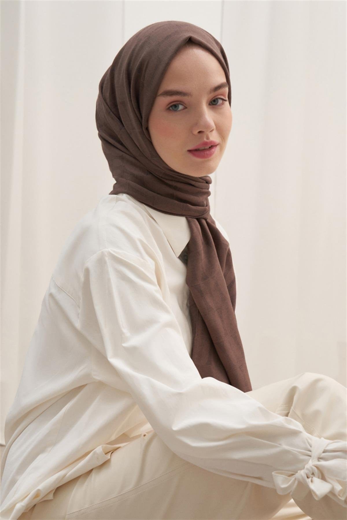 vence-double-sided-mio-pattern-scarf-soft-brown-802.jpg