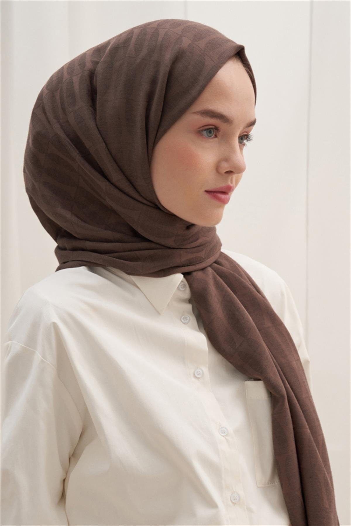 Vence-Double Sided Mio Pattern Scarf Soft Brown