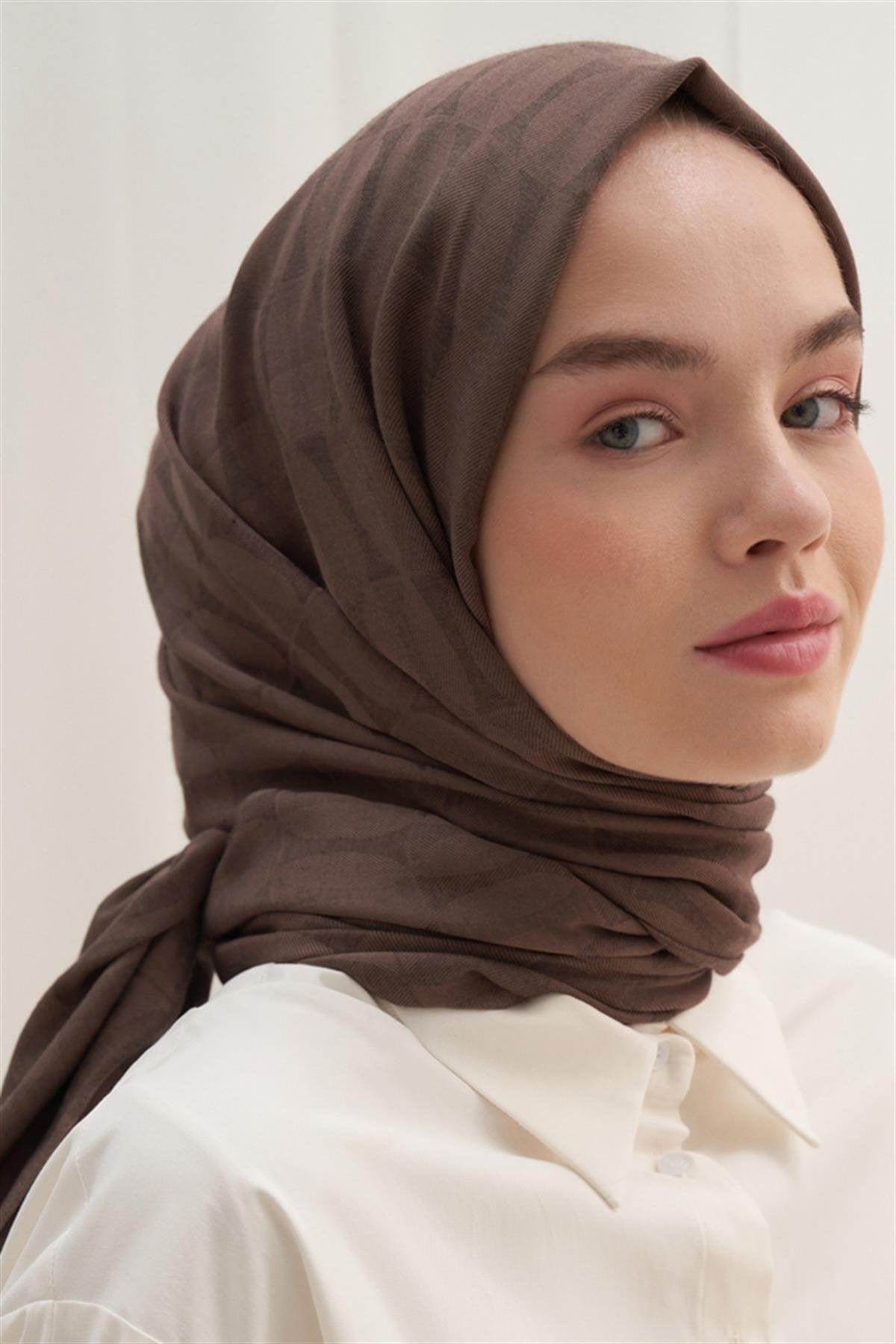 Vence-Double Sided Mio Pattern Scarf Soft Brown