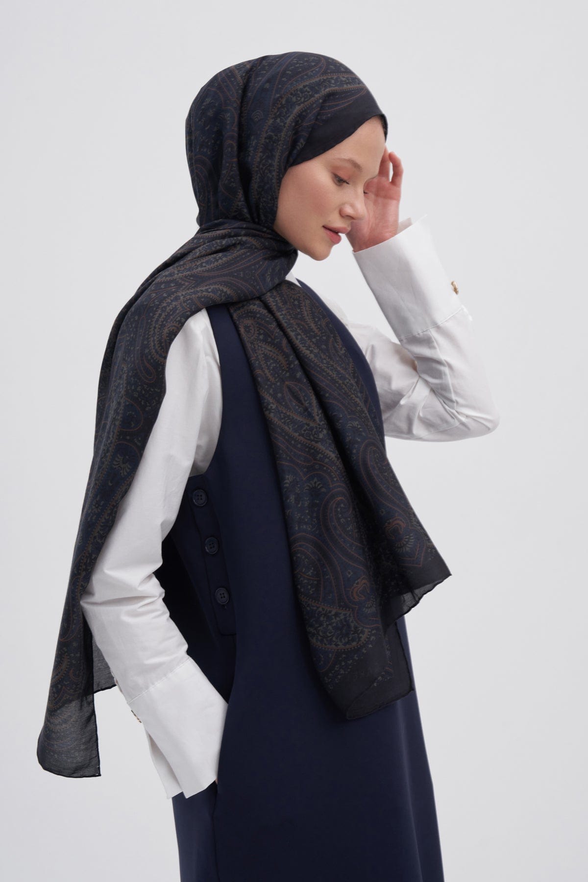 vera-early-silk-scarf-soft-blue-2749.jpg
