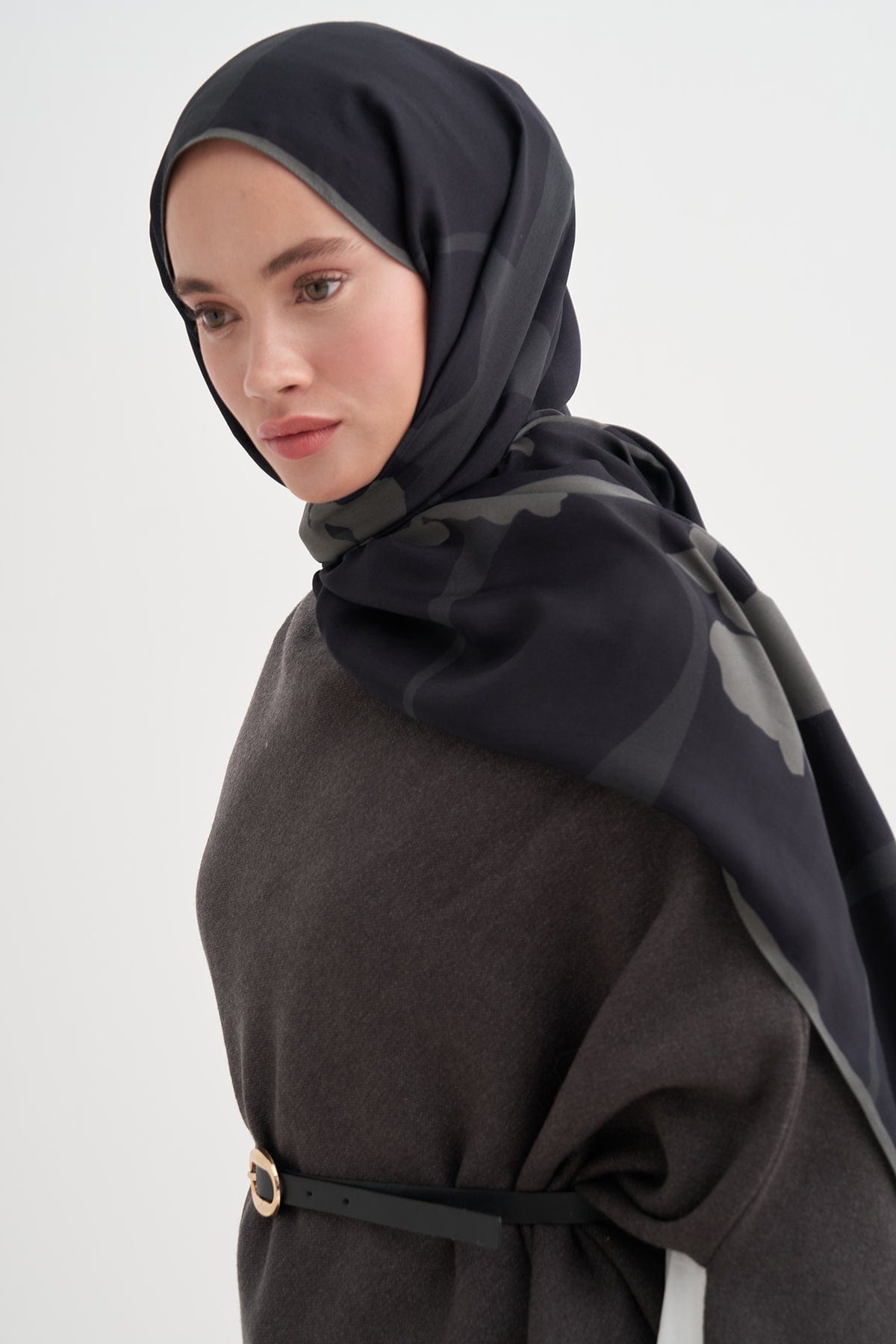 Vera Monogram Viscose Scarf Anthracite