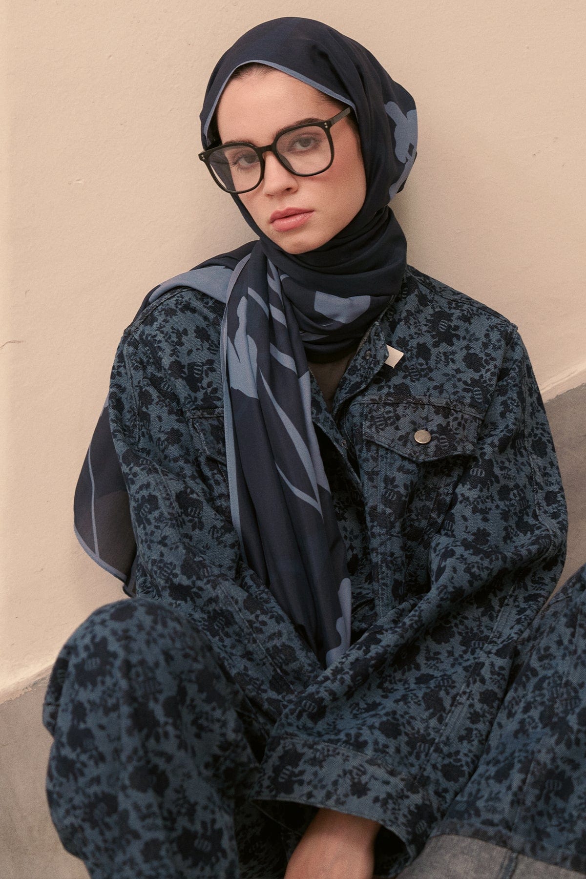 vera-monogram-viscose-scarf-dark-navy-3896.jpg