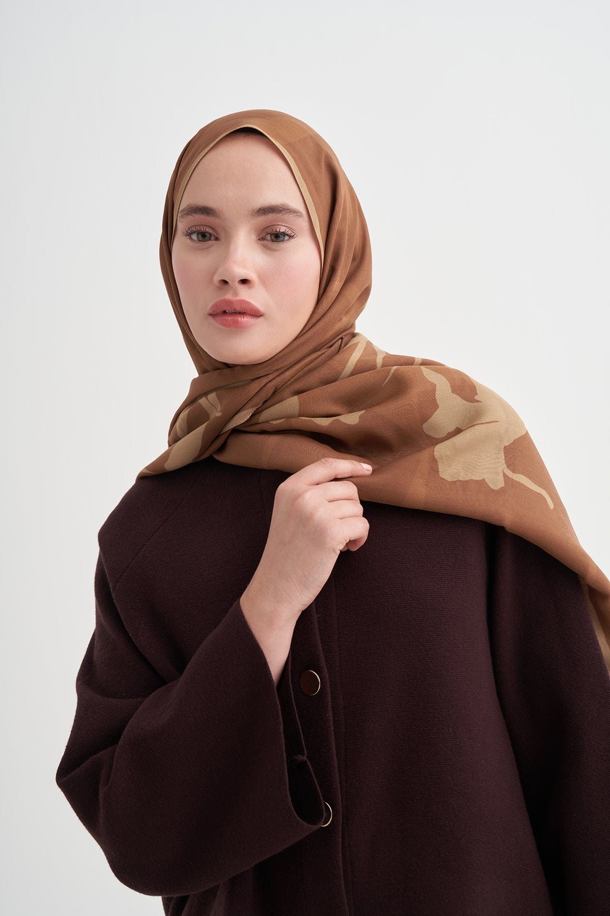 Vera Monogram Viscose Scarf Gold