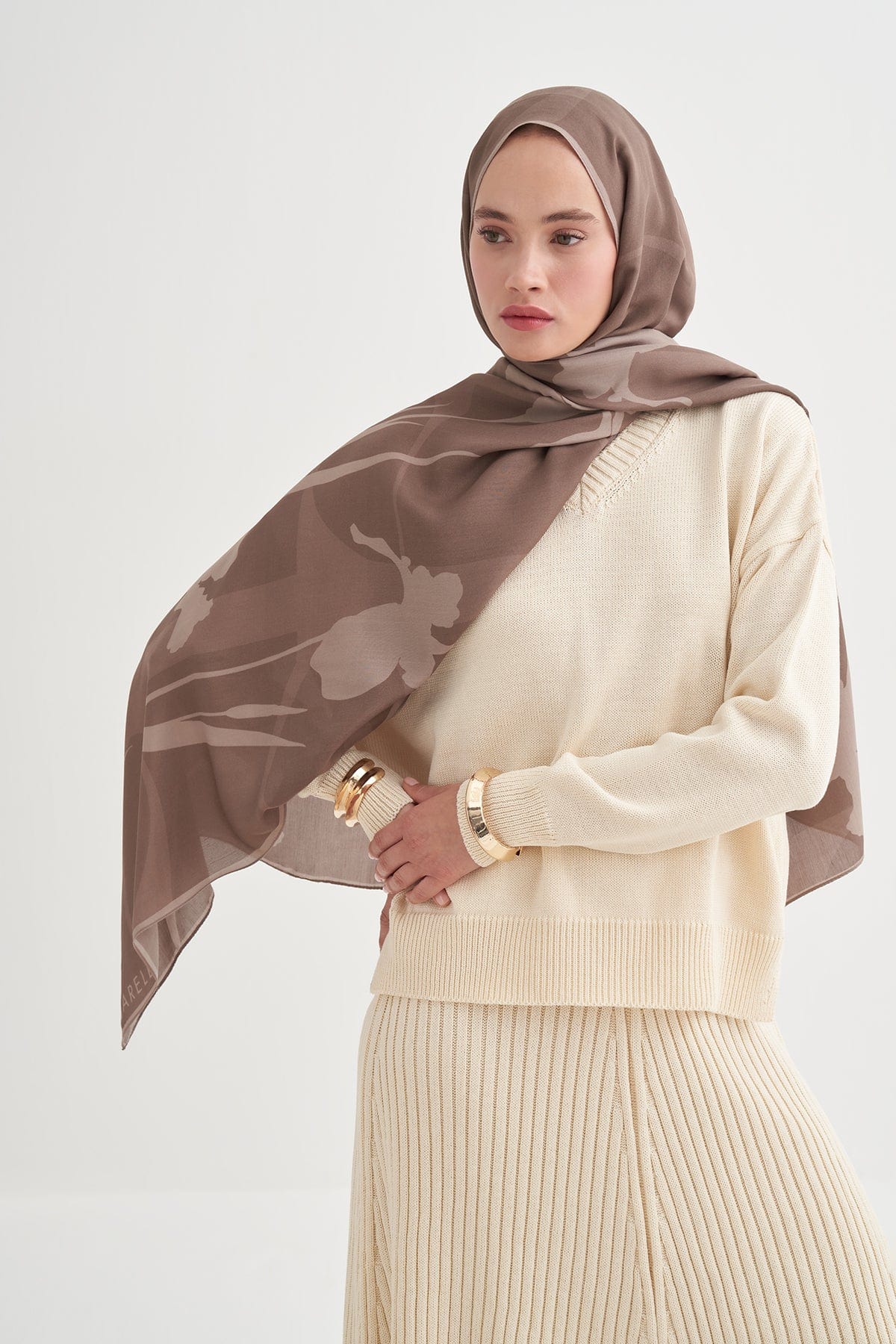Vera Monogram Viscose Scarf Milk Coffee