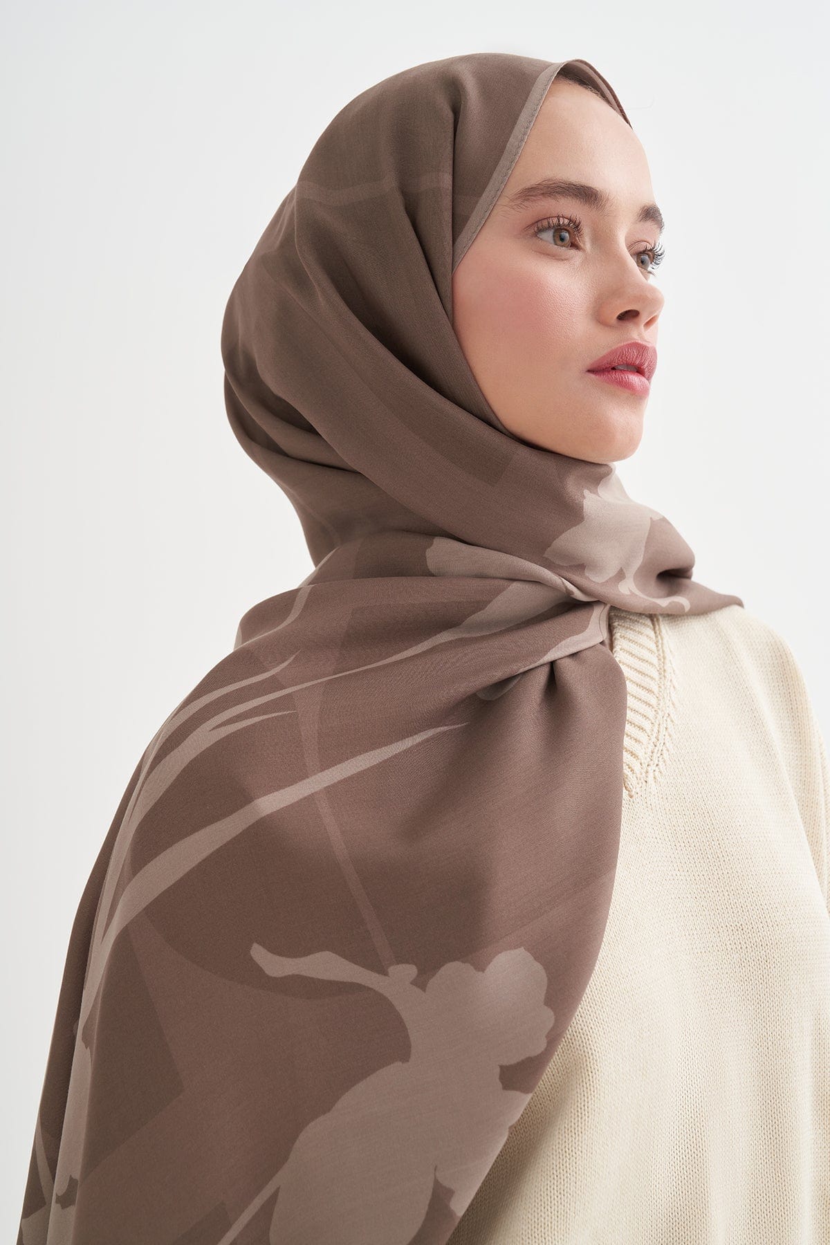 Vera Monogram Viscose Scarf Milk Coffee