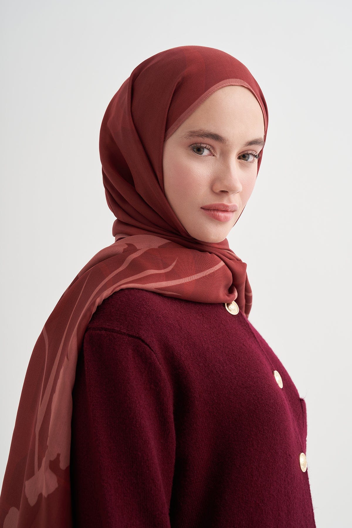 vera-monogram-viscose-scarf-reddish-4023.jpg