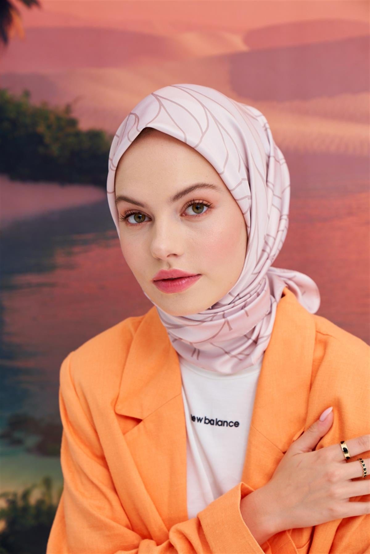 Wave Pattern Twill Square Scarf Mink