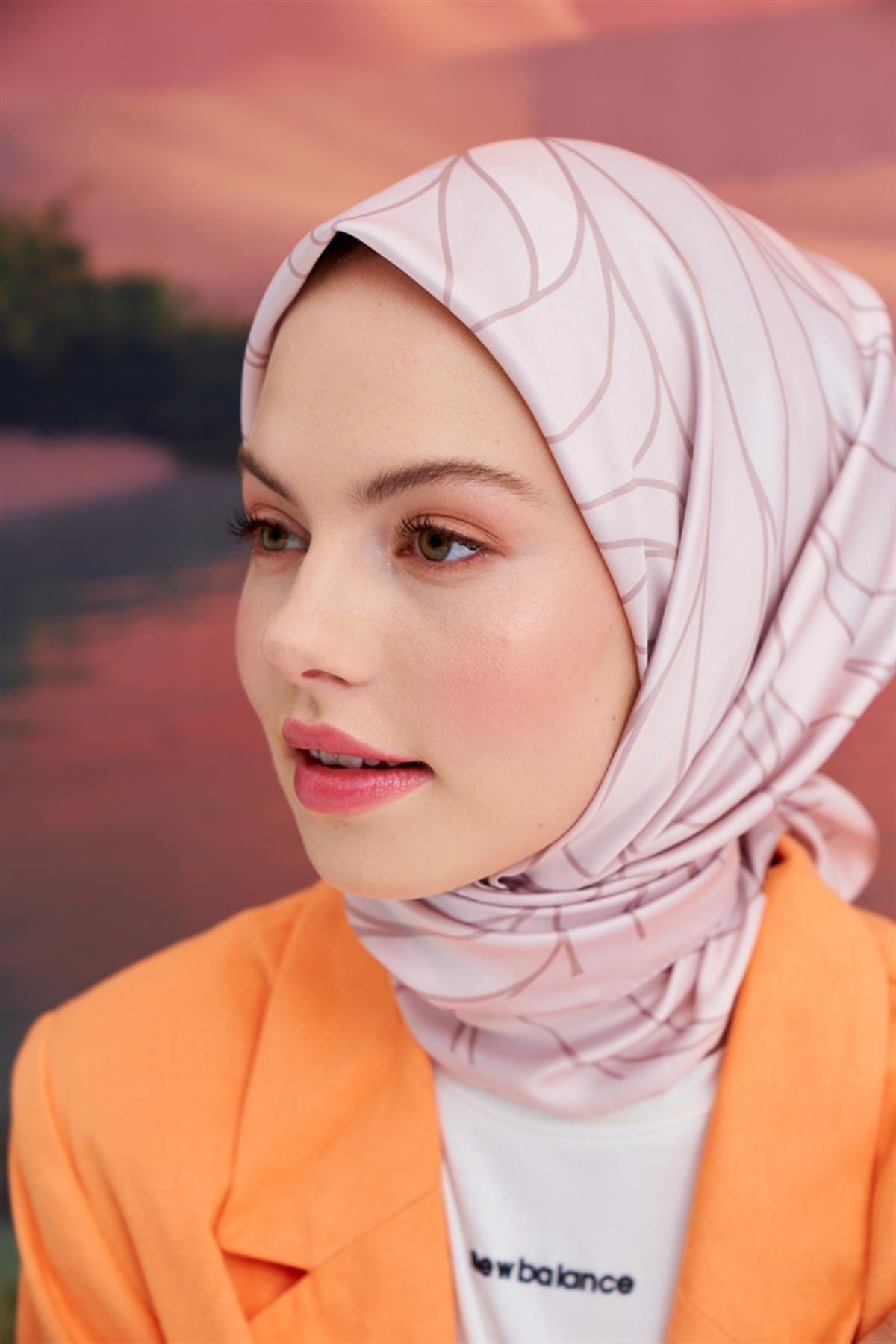 Wave Pattern Twill Square Scarf Mink