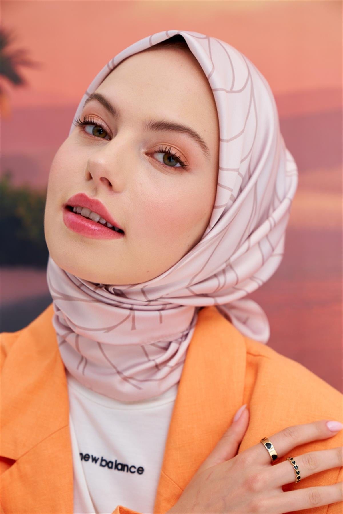 Wave Pattern Twill Square Scarf Mink